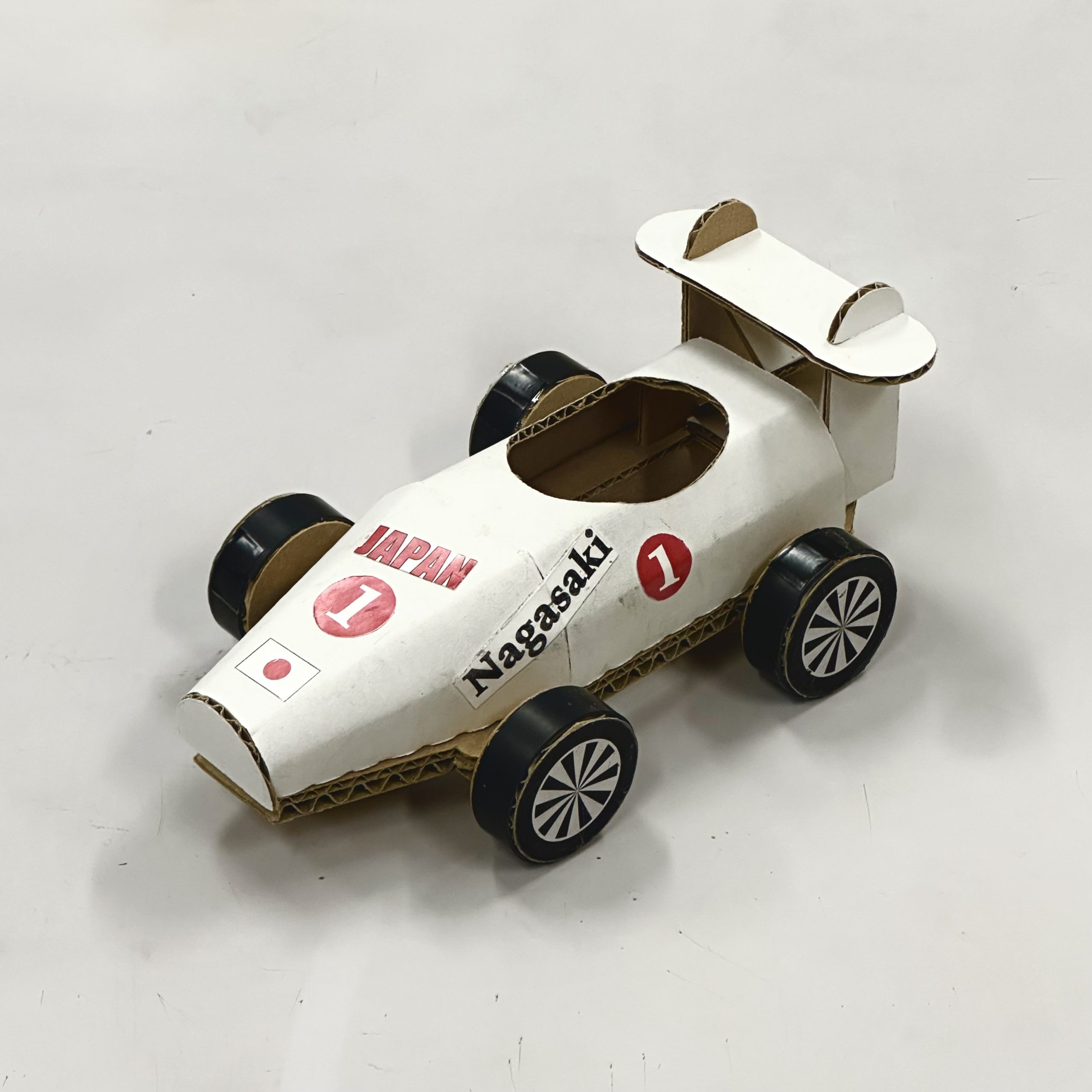 6/27㈯ 科学教室『ダンボールミニカーを作ろう』のサムネイル